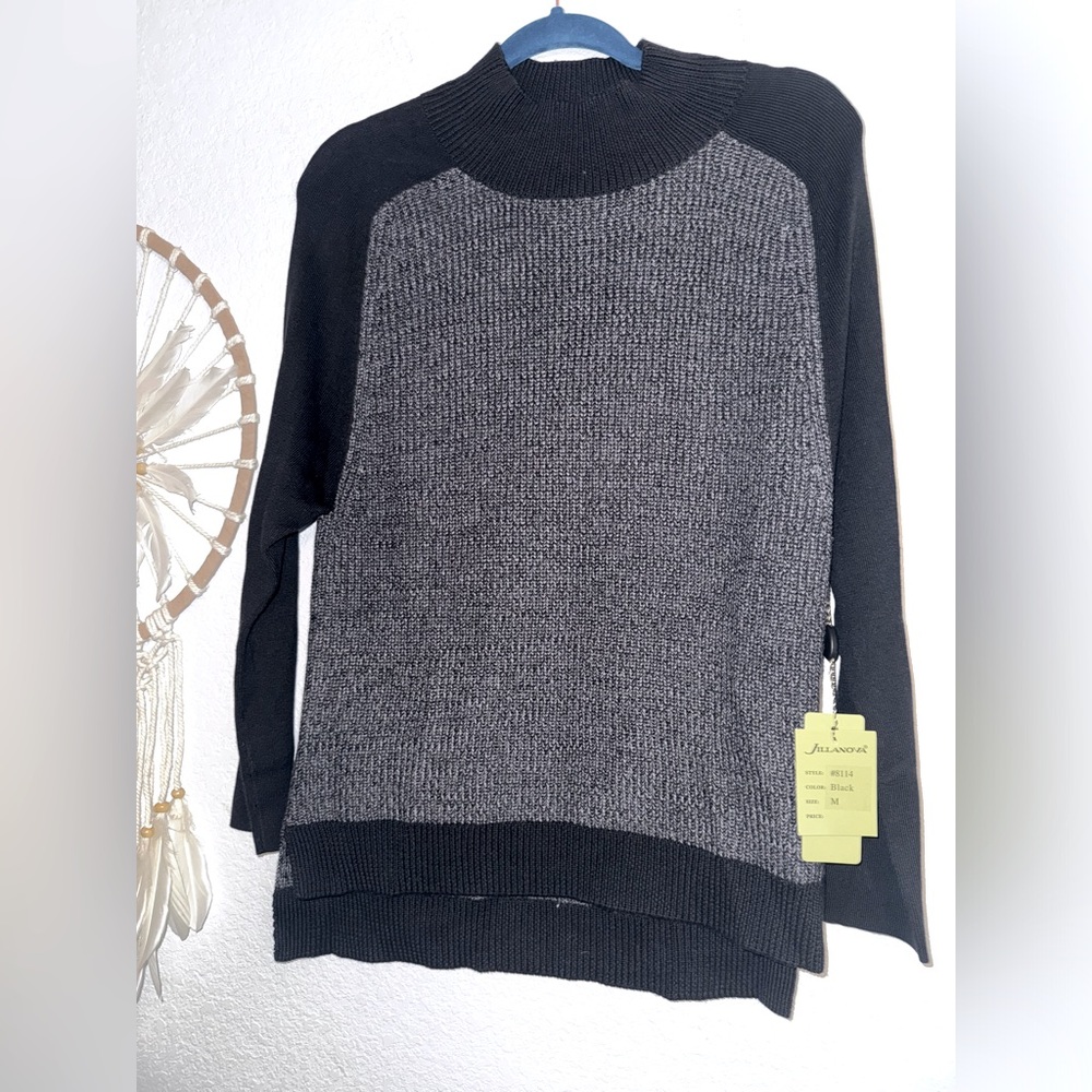 NWT Jillanova high neck sweater black and gray size medium